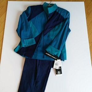 Pant suit